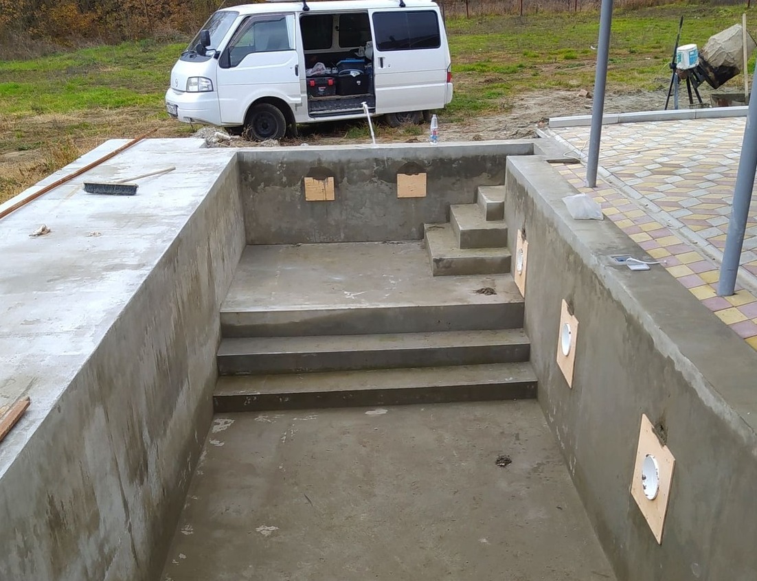 Заложено основание бетонного бассейна, фото 3