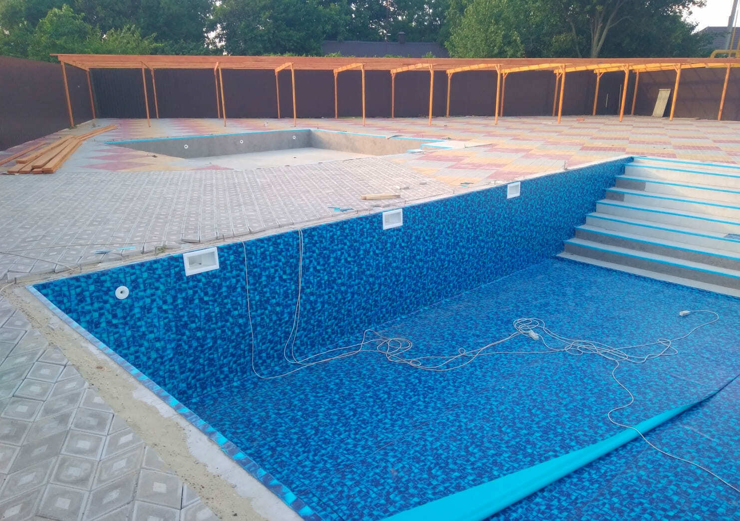 Настил поливинилхлоридной плёнки на бетонный бассейн, фото 1